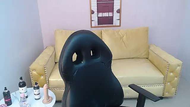 Snapshot of bellatrix_ch chatting on 09.24.25 bellatrix ch online show from 09.24.25