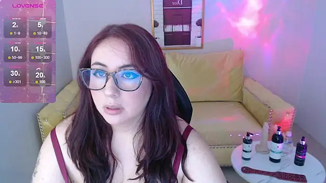 Snapshot of bellatrix_ch chatting on 09.30.25 bellatrix ch online show from 09.30.25