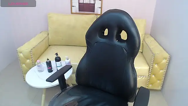 Snapshot of bellatrix_ch chatting on 11.28.25 bellatrix ch online show from 11.28.25