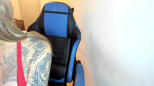 Scarbadgirl  online show from 02.15.26