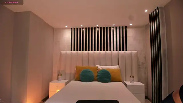 Snapshot of IsabellaMoreau chatting on 10.16.25 IsabellaMoreau online show from 10.16.25