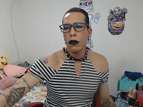 Snapshot of afrodit_25 chatting on 10.21.25 afrodit 25 online show from 10.21.25