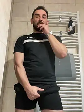 Snapshot of Shots_of_sperm chatting on 09.22.25 Shots of sperm online show from 09.22.25