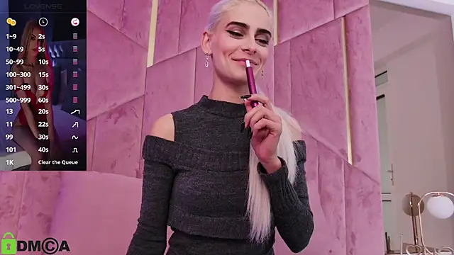 Snapshot of SelenaDaze chatting on 10.24.25 SelenaDaze online show from 10.24.25