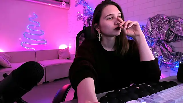 Snapshot of TessaMill chatting on 01.31.26 TessaMill online show from 01.31.26