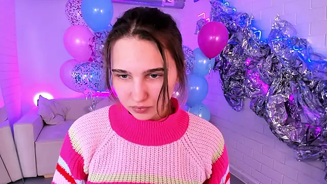 Snapshot of TessaMill chatting on 02.02.26 TessaMill online show from 02.02.26