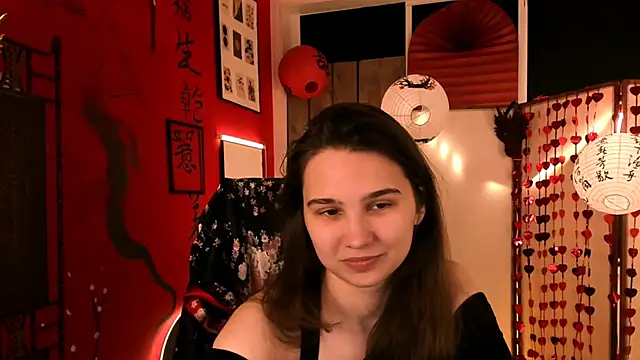 Snapshot of TessaMill chatting on 02.17.26 TessaMill online show from 02.17.26