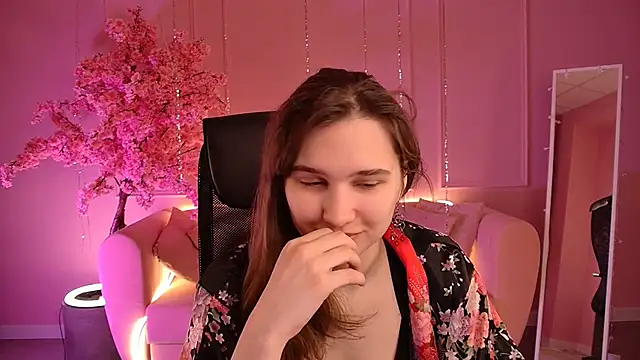 Snapshot of TessaMill chatting on 03.03.26 TessaMill online show from 03.03.26