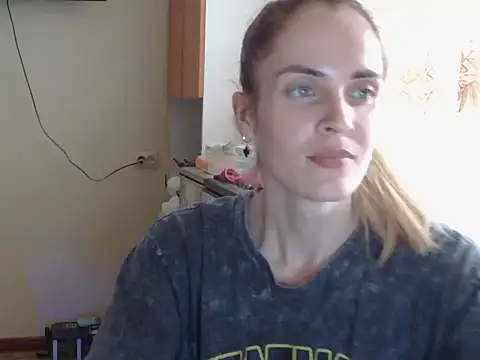 Snapshot of JayeTyler chatting on 11.24.25 JayeTyler online show from 11.24.25