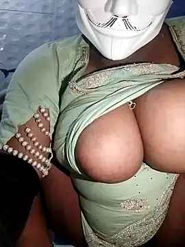 Dassing strip couple online show from 09.22.25