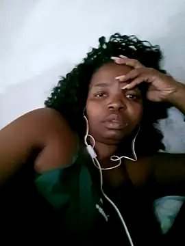 ShySexyBaddiexx online show from 03.13.26