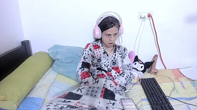 Petite-Goth online show from 11.14.25