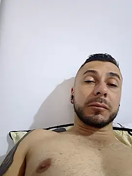 Snapshot of deibyzapata chatting on 03.27.26 deibyzapata online show from 03.27.26
