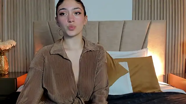 Victoria Beaumont online show from 11.06.25