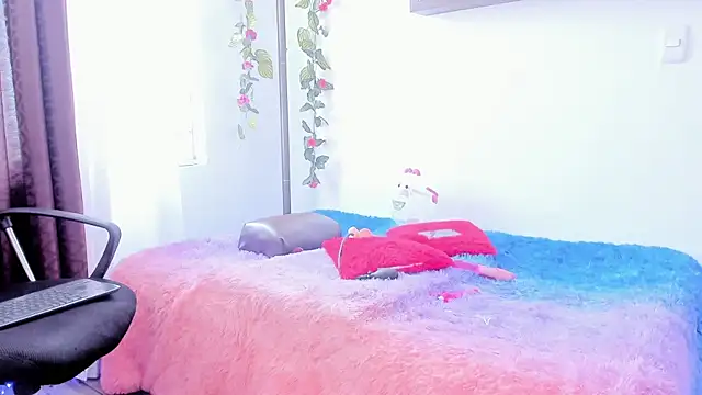 miaroberts69 online show from 04.04.26