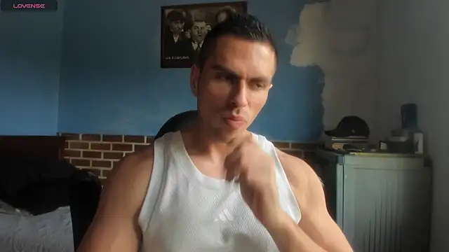 Snapshot of justinkarter chatting on 06.16.26 justinkarter online show from 06.16.26