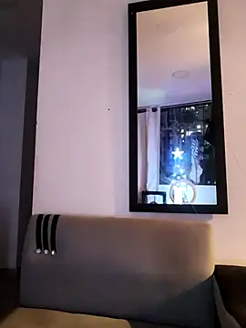 Snapshot of Hiroshi_Shen chatting on 12.17.25 Hiroshi Shen online show from 12.17.25