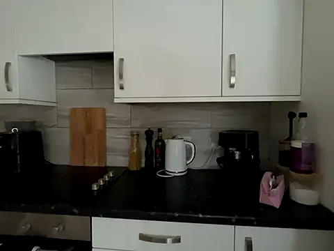 Snapshot of FrancescaXO chatting on 10.04.25 FrancescaXO online show from 10.04.25