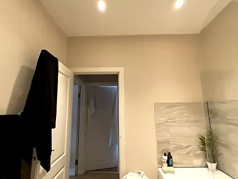 Snapshot of FrancescaXO chatting on 10.16.25 FrancescaXO online show from 10.16.25