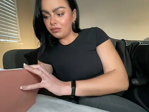 FrancescaXO online show from 04.21.26