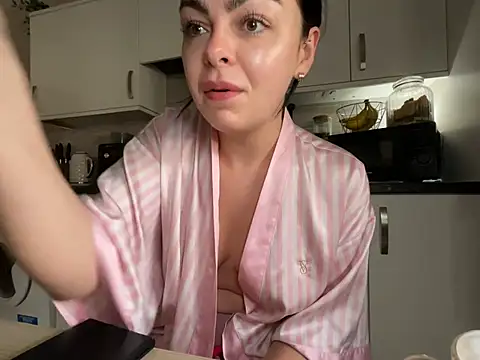 Snapshot of FrancescaXO chatting on 05.27.26 FrancescaXO online show from 05.27.26