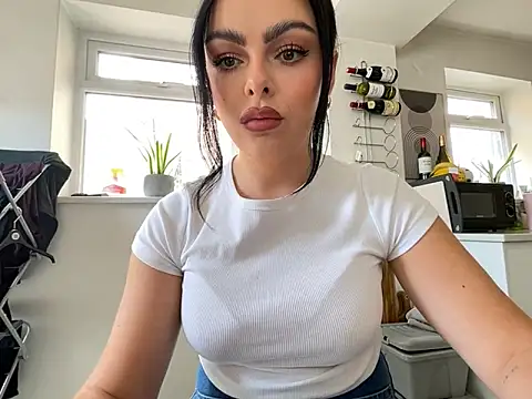 Snapshot of FrancescaXO chatting on 06.04.26 FrancescaXO online show from 06.04.26