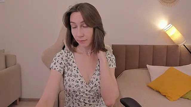 GoodGlamorGirl online show from 10.07.25