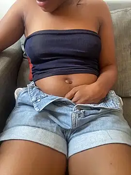 PrettyNina77 online show from 10.22.25