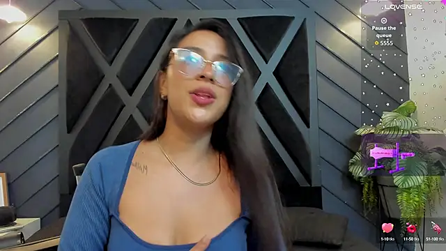 Snapshot of zoe_martins_ chatting on 09.13.25 zoe martins online show from 09.13.25