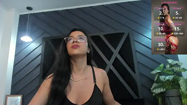 Snapshot of zoe_martins_ chatting on 11.14.25 zoe martins online show from 11.14.25