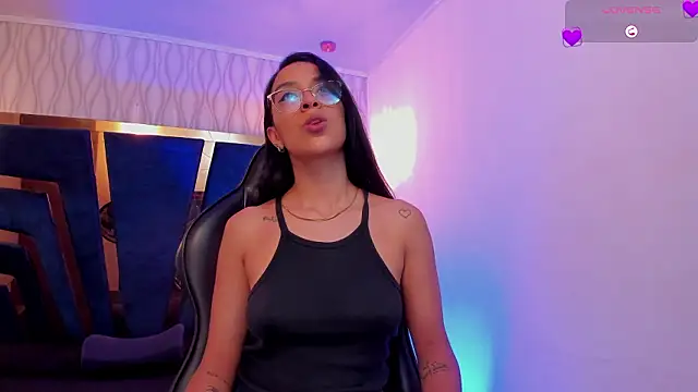 Snapshot of zoe_martins_ chatting on 02.14.26 zoe martins online show from 02.14.26