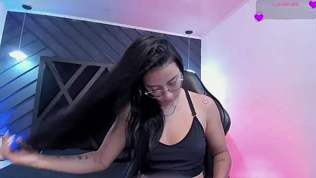 Snapshot of zoe_martins_ chatting on 02.19.26 zoe martins online show from 02.19.26