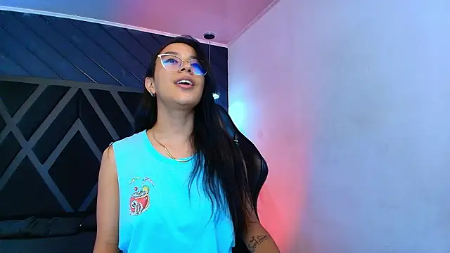 Snapshot of zoe_martins_ chatting on 02.26.26 zoe martins online show from 02.26.26