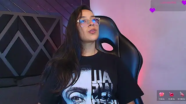 Snapshot of zoe_martins_ chatting on 03.30.26 zoe martins online show from 03.30.26