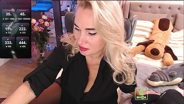 FreeBerryMILF online show from 04.30.26