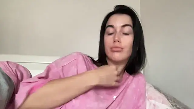 Snapshot of Talyo19 chatting on 10.24.25 Talyo19 online show from 10.24.25