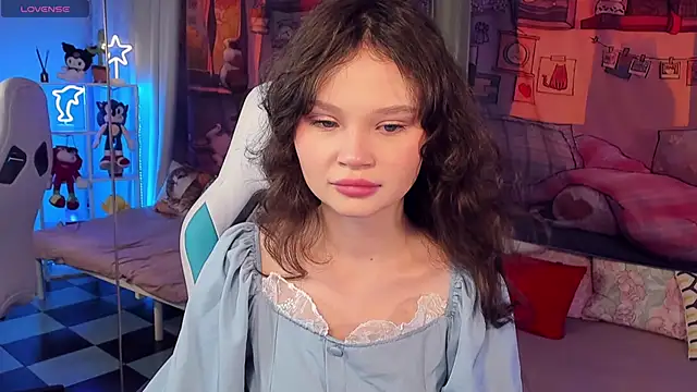 EmilyChaves online show from 12.15.25