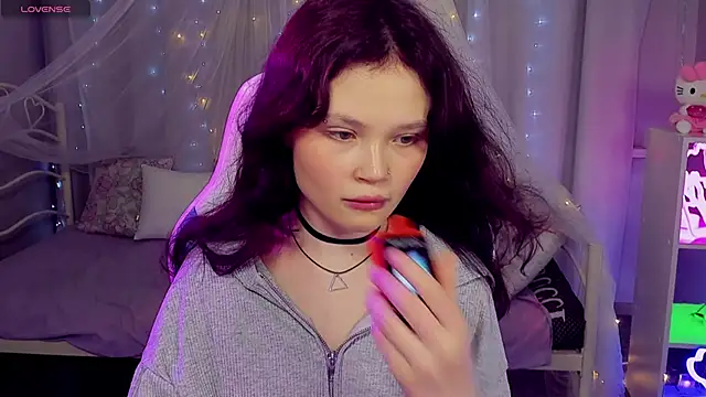 EmilyChaves online show from 04.23.26