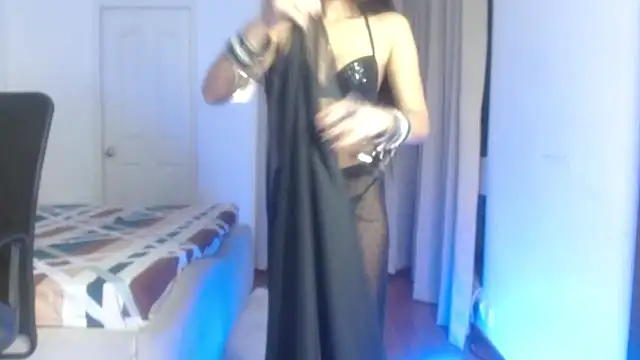 Snapshot of Mini_Meera chatting on 04.13.26 Mini Meera online show from 04.13.26