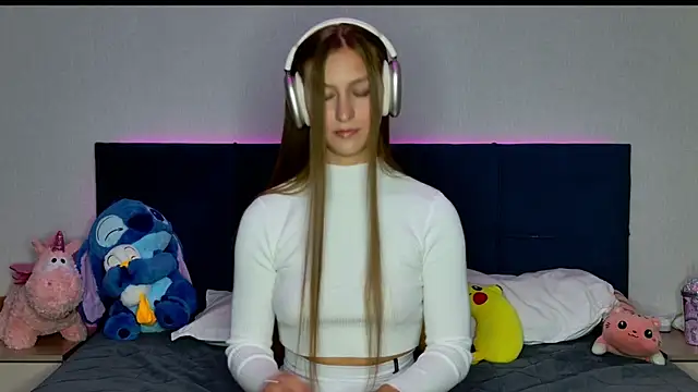 Snapshot of MissEmilyMiller chatting on 10.02.25 MissEmilyMiller online show from 10.02.25