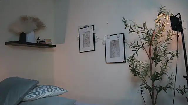 isabella-garcia- online show from 07.08.26