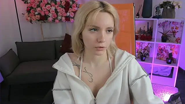 AuroraWrenfield online show from 03.13.26