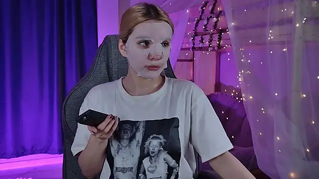 AuroraWrenfield online show from 03.23.26