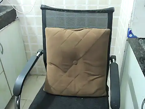 lovepihuu online show from 11.08.25