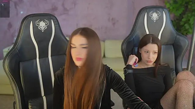 Goldie Flame online show from 11.06.25