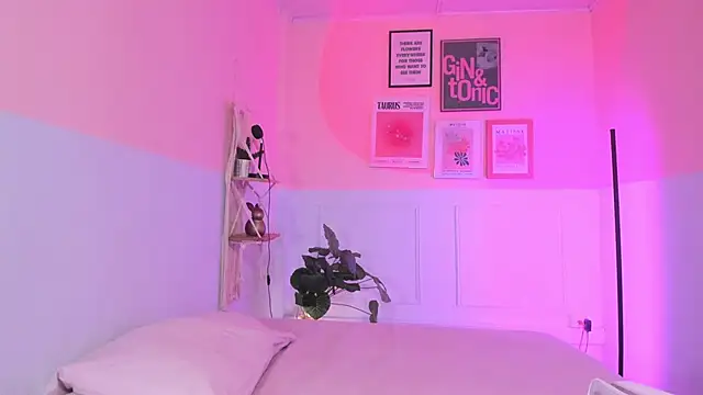 Camila Rivers online show from 10.13.25