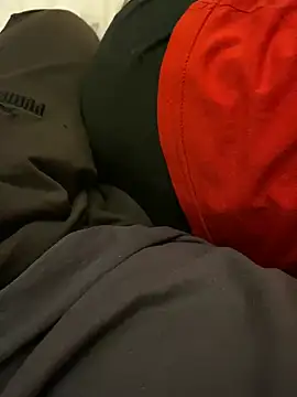 Snapshot of DuoShadows chatting on 04.14.26 DuoShadows online show from 04.14.26