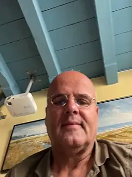 Snapshot of Renebisex chatting on 09.25.25 Renebisex online show from 09.25.25