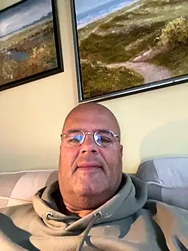 Snapshot of Renebisex chatting on 10.10.25 Renebisex online show from 10.10.25