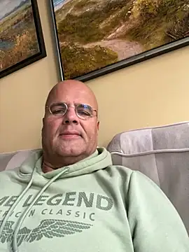 Snapshot of Renebisex chatting on 10.25.25 Renebisex online show from 10.25.25